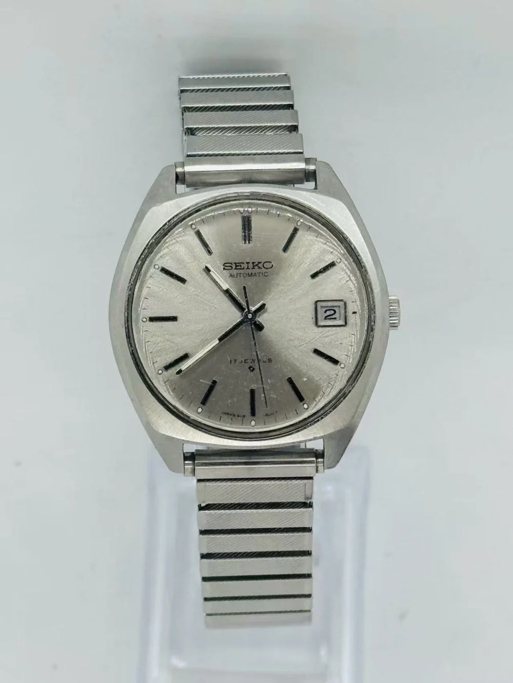 Vintage Seiko Men’s Automatic 17 Jewels Date 36mm Silver Dial Stretch Band Runs
